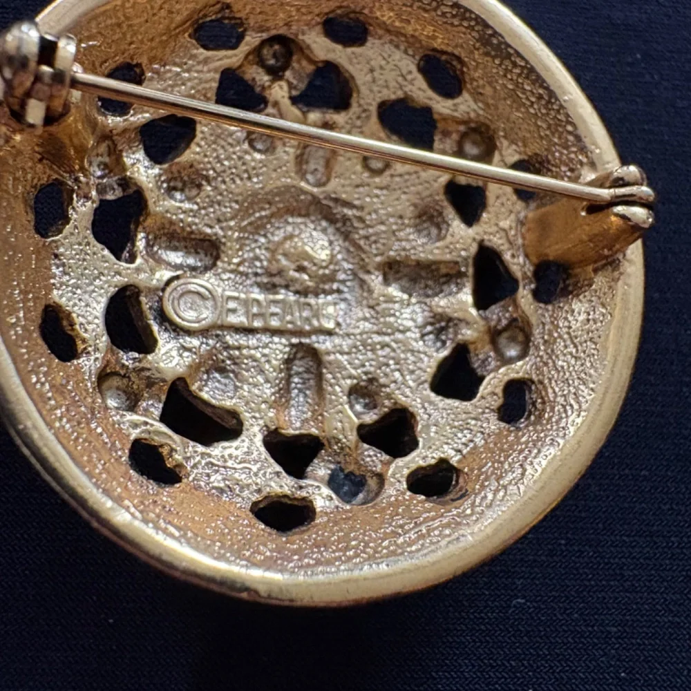pin - Picture 2 of 2